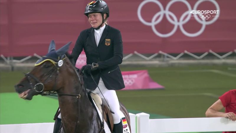 'Her face says it all' - 'Devastation' for pentathlon leader as horse refuses to jump