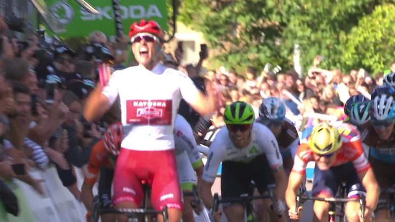 Politt surges to Stage 4 sprint victory and celebrates in style