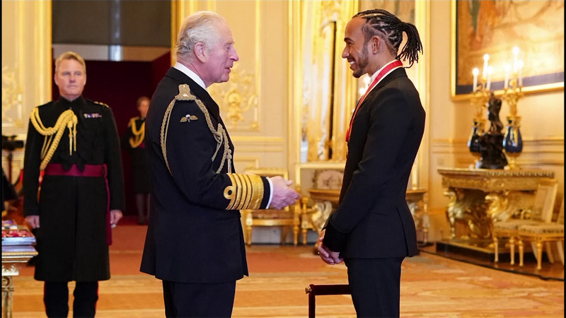 Lewis Hamilton, nombrado Caballero del Imperio Británico por el Príncipe Carlos