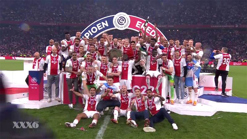 Ajax campione d'Olanda per la 36ª volta: Ten Hag portato in trionfo