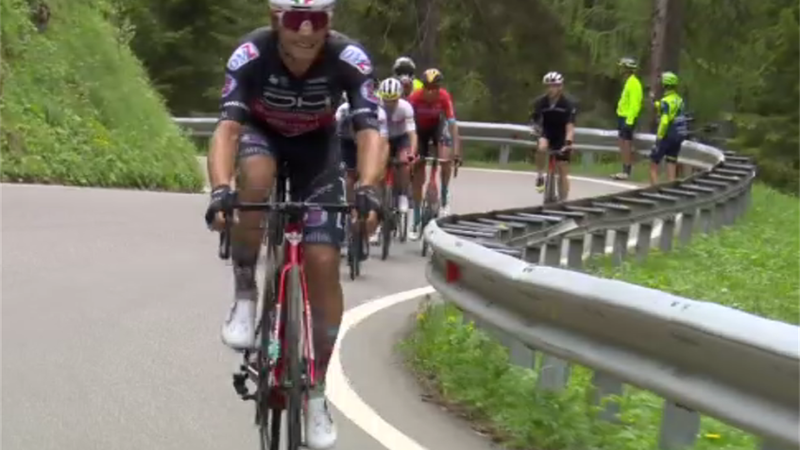 Giro d’Italia | Meefietser gaat diep en filmt kopgroep bergop met een GoPro