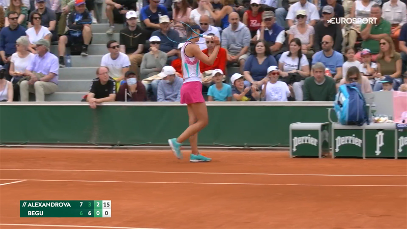 Irina Begu, la un pas de descalificare la Roland Garros, după ce a lovit cu racheta un spectator