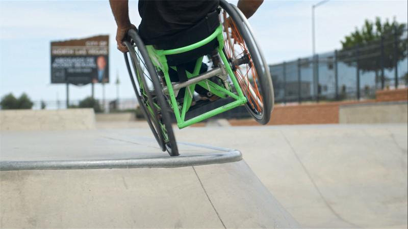 Aaron Wheelz Fotheringham, parrain des sports extrêmes en fauteuil roulant