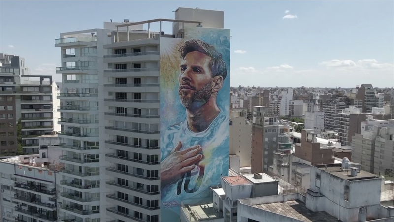 Messi, il gigantesco murales che Rosario ha dedicato a Leo