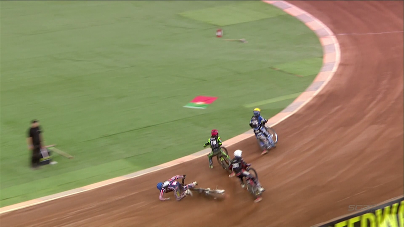 ‘Wow!’ – Flint crashes in ‘awkward moment’ at SGP2