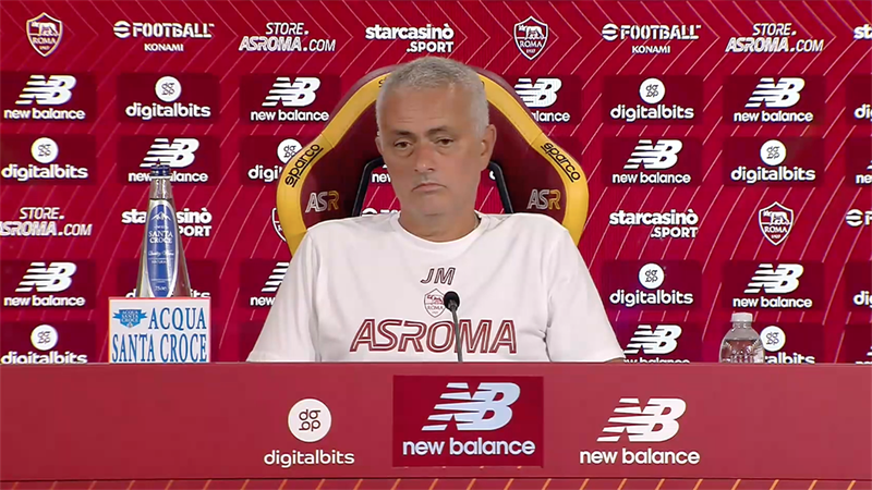 Mourinho: "Scudetto? Mi stupisce, solo Samp e Lecce hanno speso meno di noi"