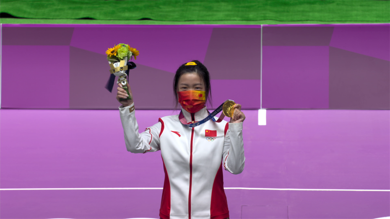 'Our first gold' - Yang picks up own winners’ medal in strange ceremony