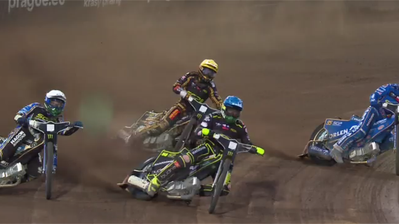 Vaculik wins chaotic semi-final as Zmarzlik finishes third, Thomsen crashes out