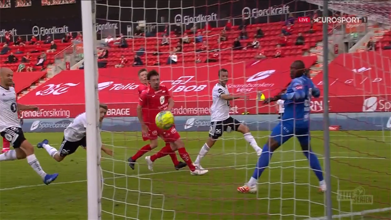 Eliteserien: Hovland revive al Rosenborg anticipándose a balón parado