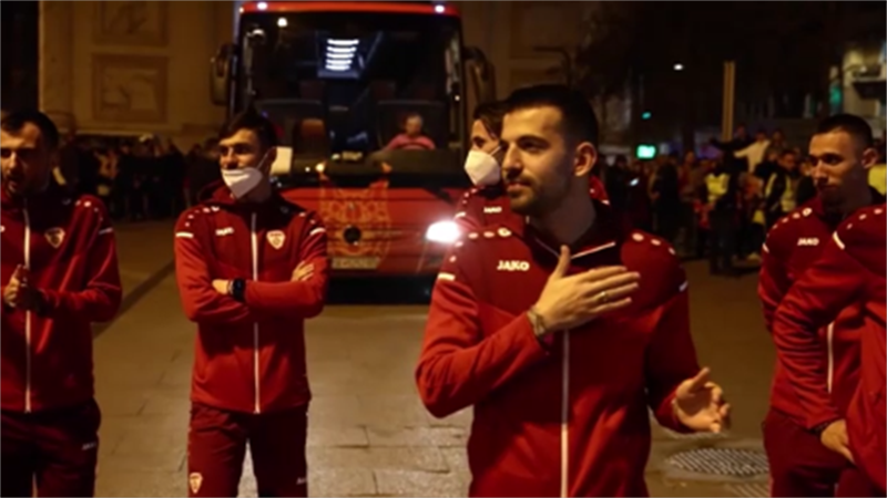Macedonia: giocatori accolti come eroi al ritorno a Skopje