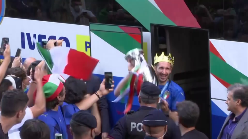 Italia regresa a su país tras reinar en la Eurocopa