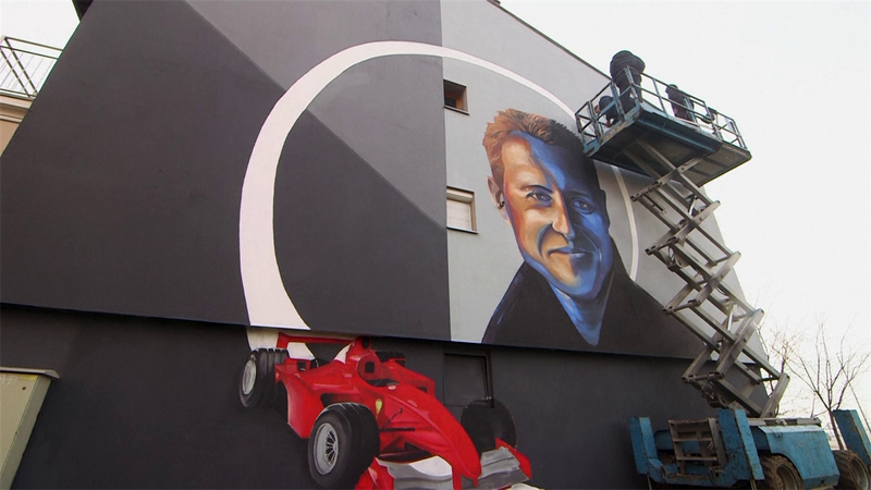 Un murale gigante dedicato a Schumacher in Bosnia: ecco perchè
