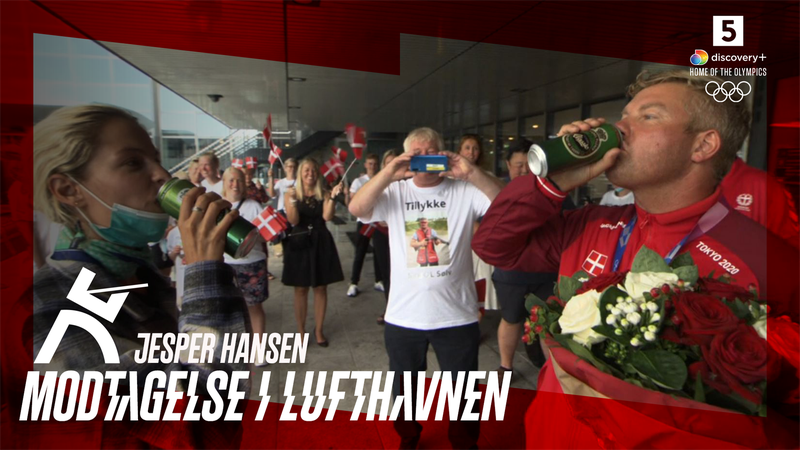 En kold øl i lufthavnen: Se Jesper Hansen blive modtaget efter OL-sølv