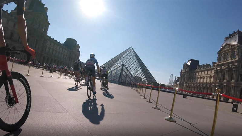 Tour-Onboard: Quer durch Louvre und über Champs-Elysées